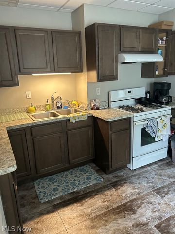 1200 Cook Avenue, Lakewood, OH 44107