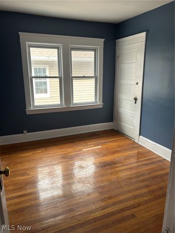 1200 Cook Avenue, Lakewood, OH 44107