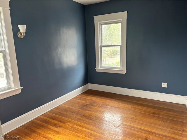 1200 Cook Avenue, Lakewood, OH 44107