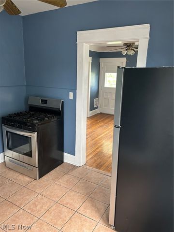 1200 Cook Avenue, Lakewood, OH 44107