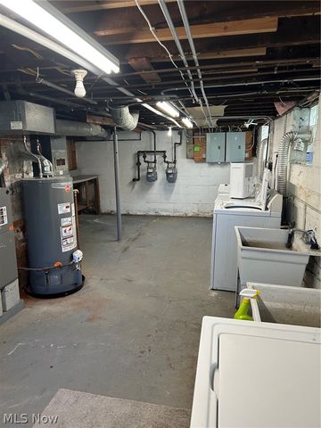 1200 Cook Avenue, Lakewood, OH 44107