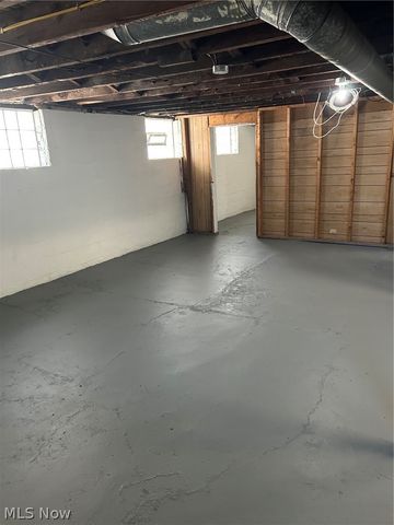 1200 Cook Avenue, Lakewood, OH 44107