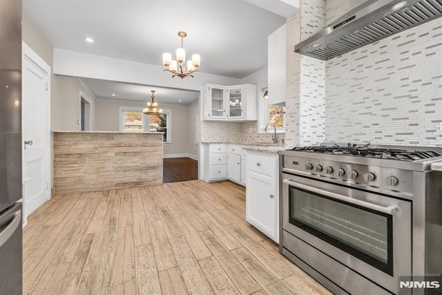 114 E 5th Avenue, Roselle, NJ 07203