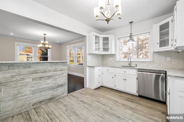 114 E 5th Avenue, Roselle, NJ 07203