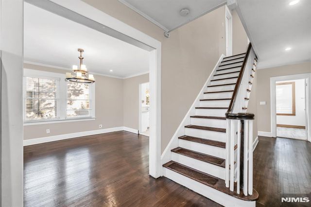 114 E 5th Avenue, Roselle, NJ 07203