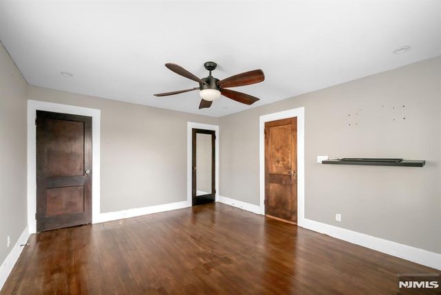 114 E 5th Avenue, Roselle, NJ 07203