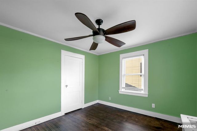 114 E 5th Avenue, Roselle, NJ 07203