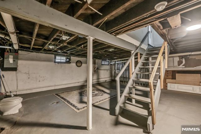 114 E 5th Avenue, Roselle, NJ 07203