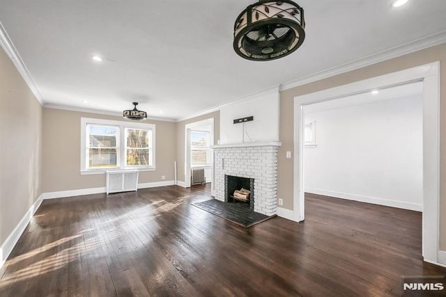 114 E 5th Avenue, Roselle, NJ 07203