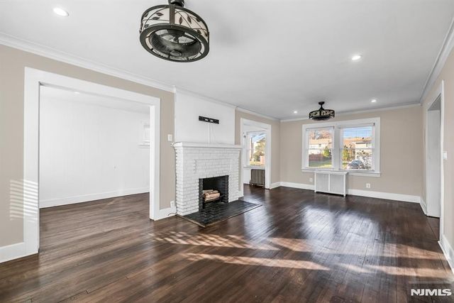 114 E 5th Avenue, Roselle, NJ 07203