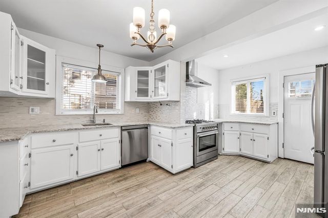 114 E 5th Avenue, Roselle, NJ 07203