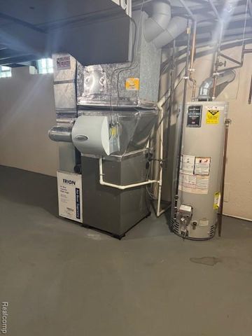 4205 Hardwoods Drive, West Bloomfield, MI 48323