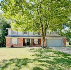 4205 Hardwoods Drive, West Bloomfield, MI 48323