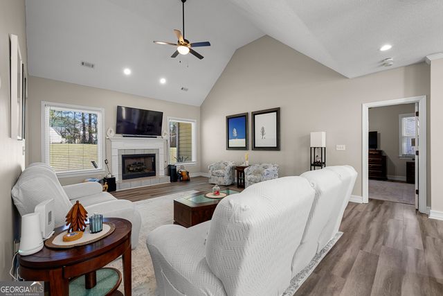 299 Woodlake Drive, Newnan, GA 30265