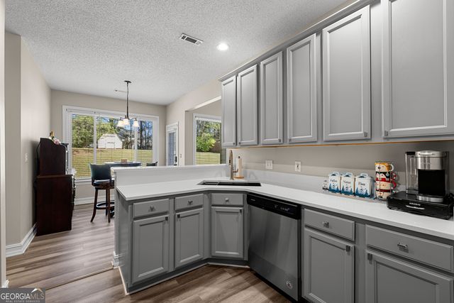 299 Woodlake Drive, Newnan, GA 30265