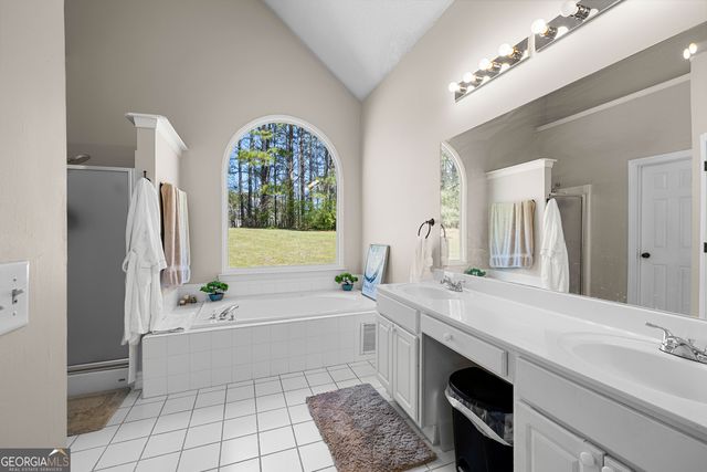 299 Woodlake Drive, Newnan, GA 30265