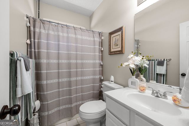 299 Woodlake Drive, Newnan, GA 30265