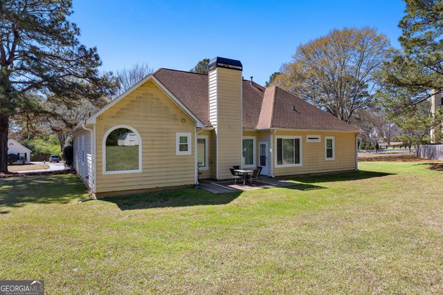 299 Woodlake Drive, Newnan, GA 30265