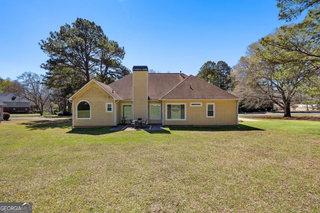 299 Woodlake Drive, Newnan, GA 30265