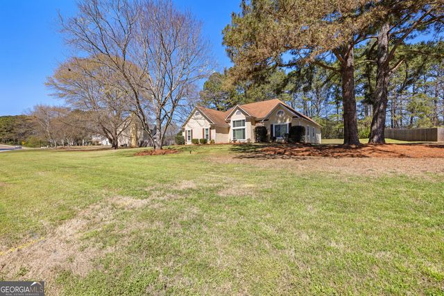 299 Woodlake Drive, Newnan, GA 30265