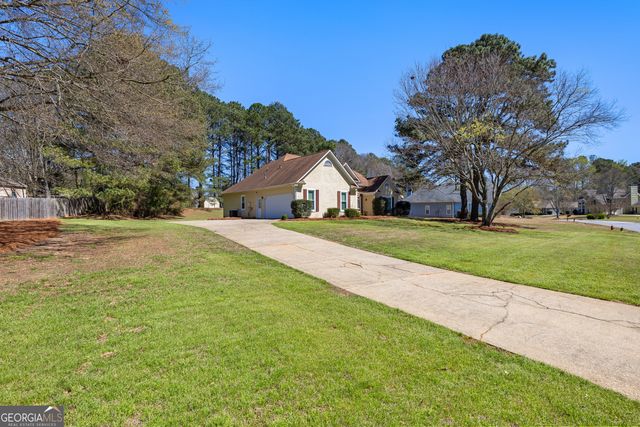 299 Woodlake Drive, Newnan, GA 30265