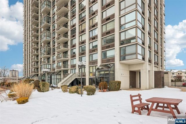 200 Old Palisade Road 3J, Fort Lee, NJ 07024