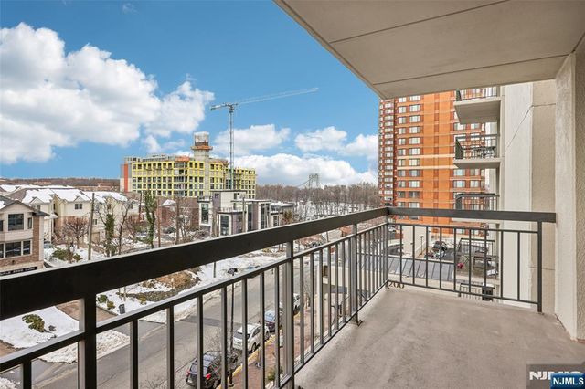 200 Old Palisade Road 3J, Fort Lee, NJ 07024