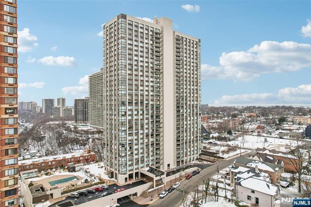 200 Old Palisade Road 3J, Fort Lee, NJ 07024