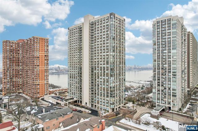 200 Old Palisade Road 3J, Fort Lee, NJ 07024
