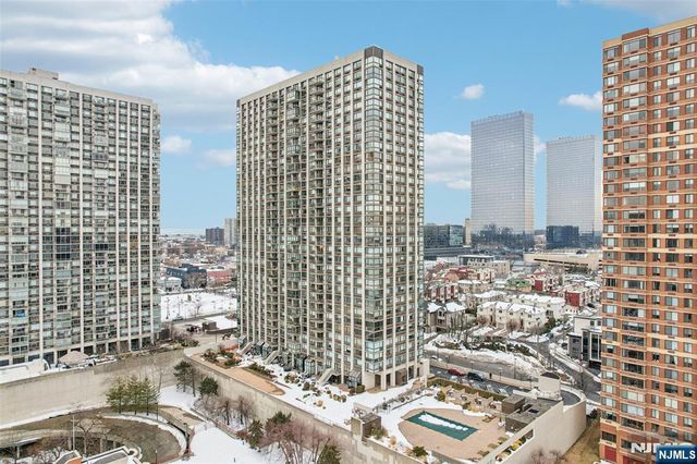 200 Old Palisade Road 3J, Fort Lee, NJ 07024