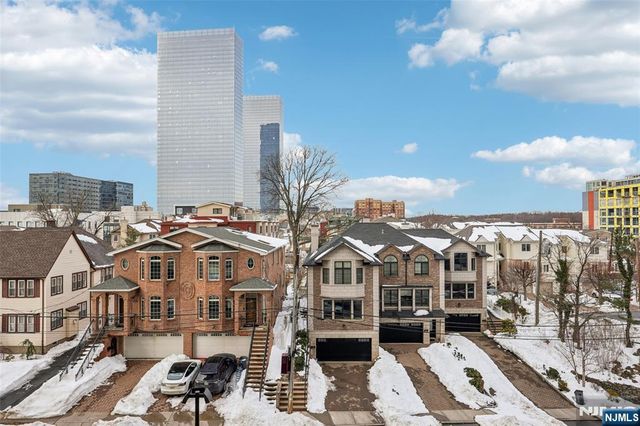 200 Old Palisade Road 3J, Fort Lee, NJ 07024