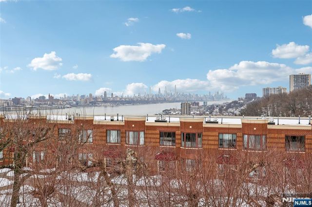 200 Old Palisade Road 3J, Fort Lee, NJ 07024