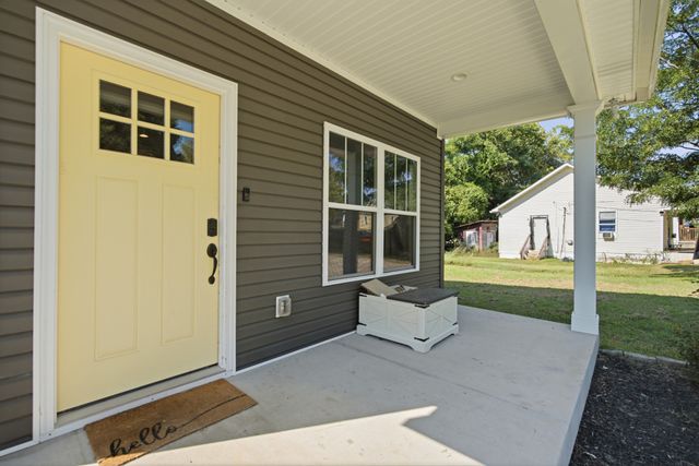201 16th Ave, E, Springfield, TN 37172