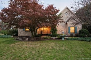 12587 Clover Lane, South Lyon, MI 48178