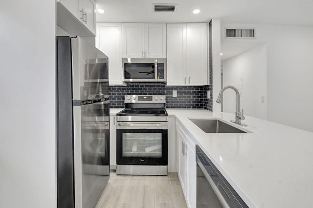 126 Burgundy C, Delray Beach, FL 33484