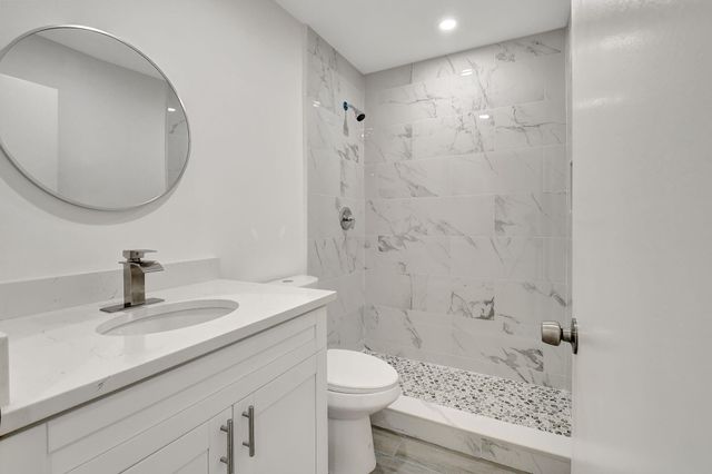 126 Burgundy C, Delray Beach, FL 33484
