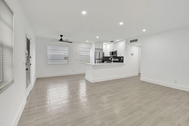 126 Burgundy C, Delray Beach, FL 33484