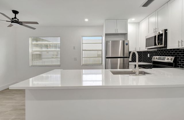 126 Burgundy C, Delray Beach, FL 33484