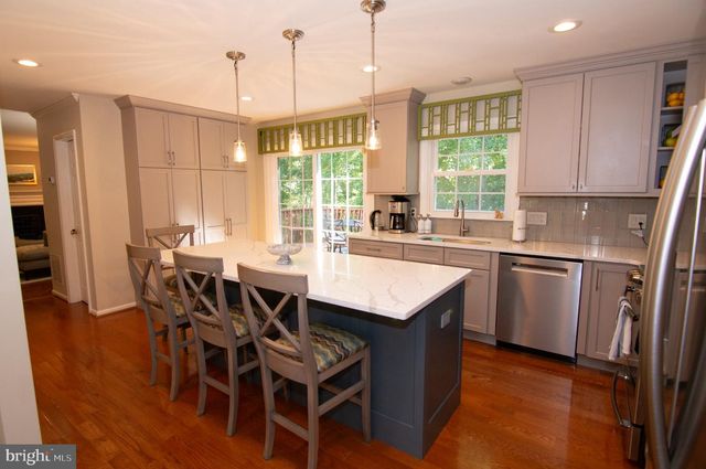 5619 HERBERTS CROSSING DR, Burke, VA 22015