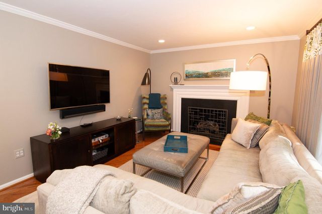 5619 HERBERTS CROSSING DR, Burke, VA 22015