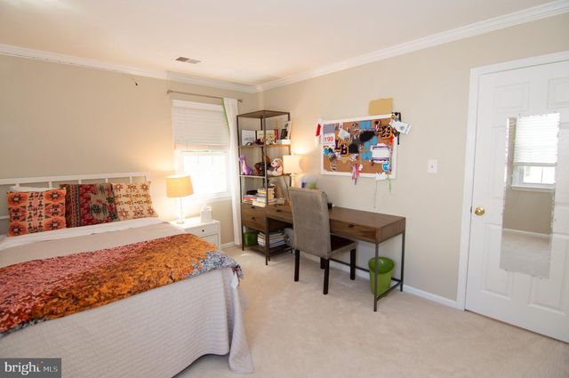 5619 HERBERTS CROSSING DR, Burke, VA 22015