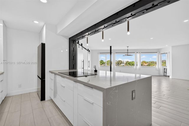 877 NE 195th St 422, Miami, FL 33179