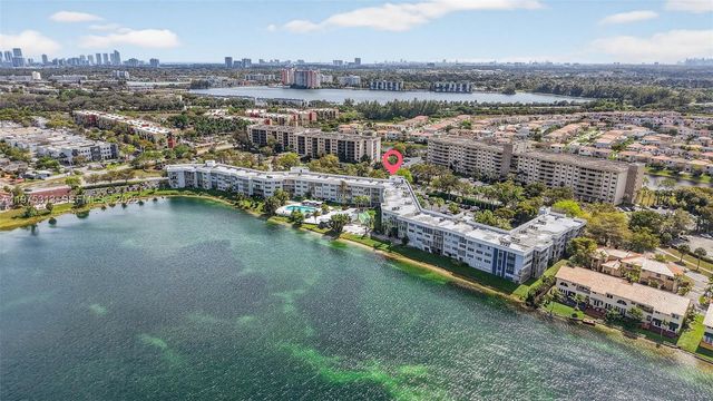 877 NE 195th St 422, Miami, FL 33179