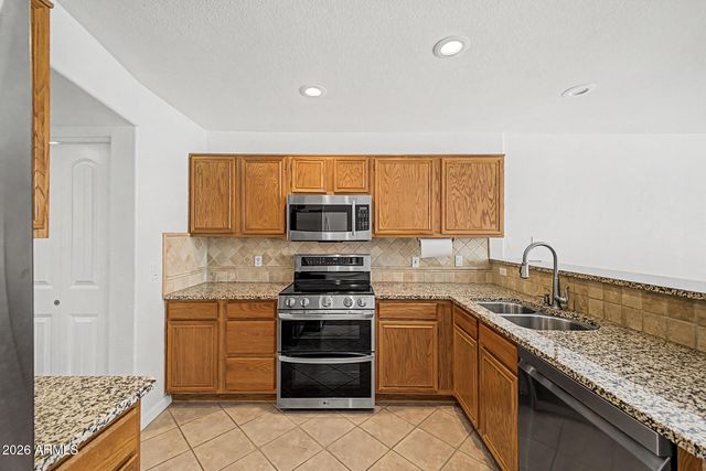 3301 E MARCONI Avenue, Phoenix, AZ 85032