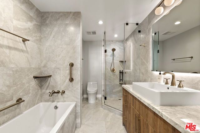 7250 Franklin Avenue 603, Los Angeles, CA 90046