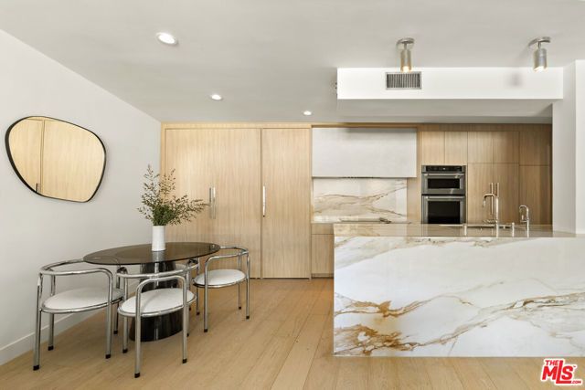 7250 Franklin Avenue 603, Los Angeles, CA 90046