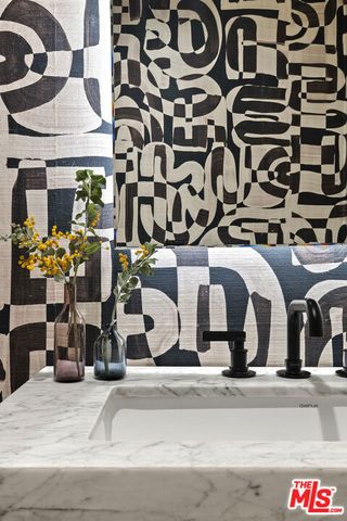 7250 Franklin Avenue 603, Los Angeles, CA 90046