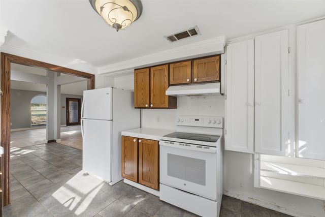 1906 Lillian Avenue, Glenn Heights, TX 75154