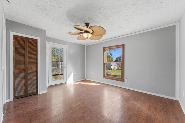 1906 Lillian Avenue, Glenn Heights, TX 75154