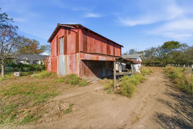 1906 Lillian Avenue, Glenn Heights, TX 75154